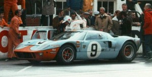 Ford_GT40_winner_Le_Mans_1968